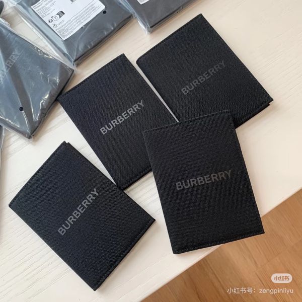 BURBERRY護照本 