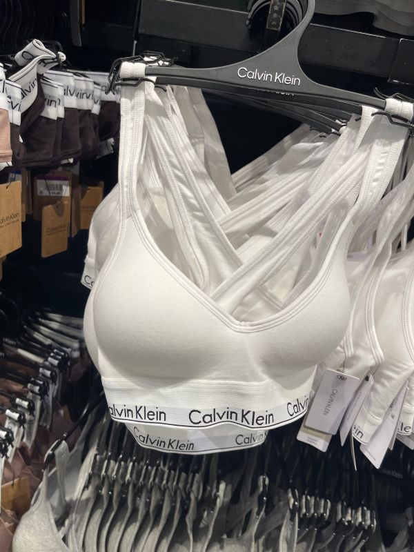 有杯墊Calvin Kelin交叉運動內衣 