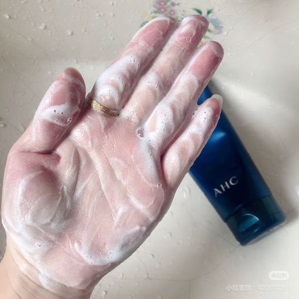 Ahc-B5玻尿酸洗面乳 