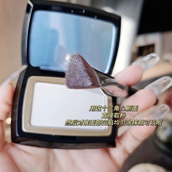 斜三角熨斗刷高光刷（淚溝神器） 