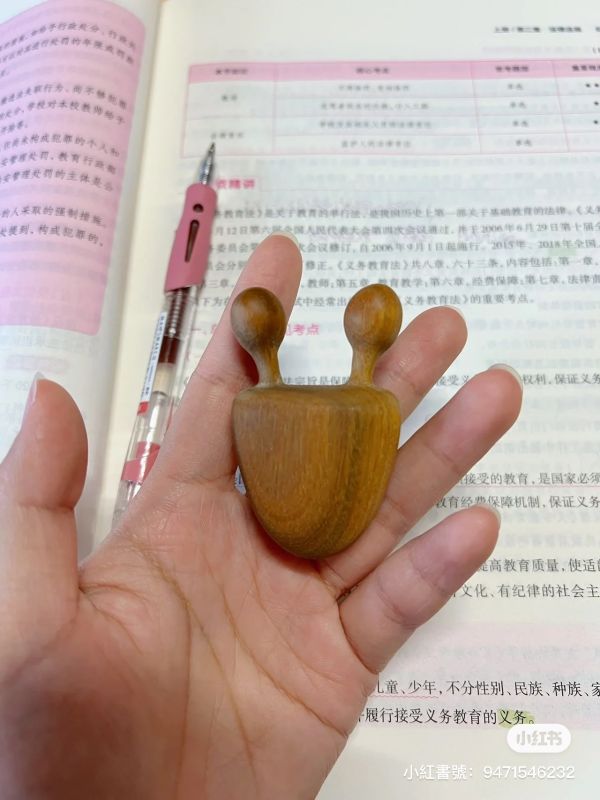 按摩神器♡綠檀木小蝸牛鼻刮 