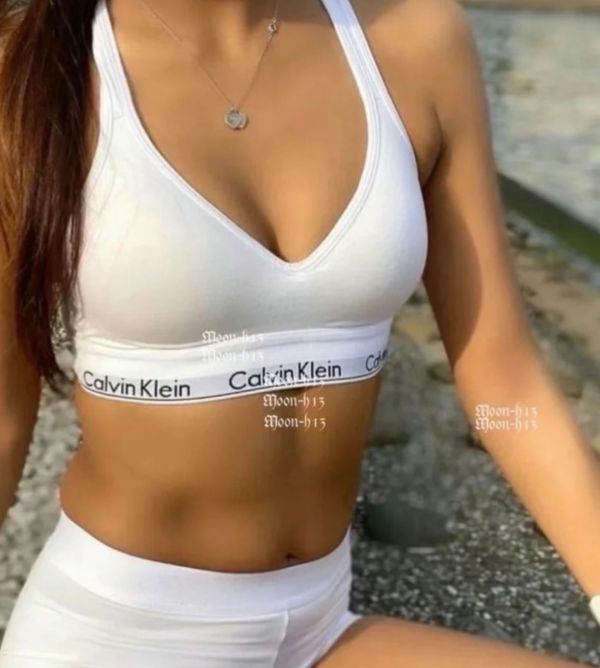 Calvin Kelin交叉深V運動內衣（有杯墊） 