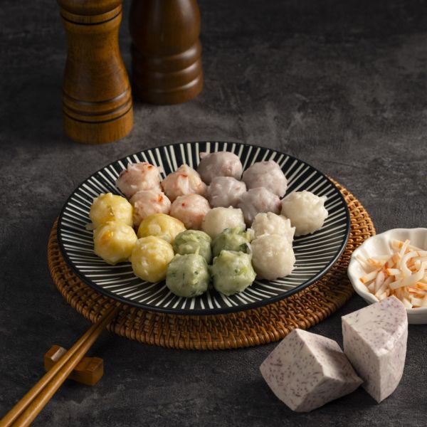 普弘 素饌 素五色丸 (純素)大包裝 3000g 色香味俱全，顏值與口感兼具 羹煮、火鍋、串烤都撐場『冷凍配送』 普弘素饌, 五色丸, 純素美食, 植物蛋白, 火鍋配料, 串烤, 色彩繽紛, 高湯, 羹煮, 關東煮