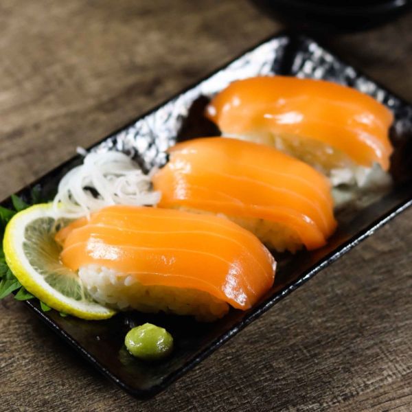 松珍 素鮭魚生魚片 (純素) 蔬食美味革新 高度還原生魚片口感及風味『冷凍配送』 松珍, 素鮭魚生魚片, 純素食品, 蔬食, 植物性食材, 低熱量, 生魚片口感, 創意料理, 餐點, 冷凍配送
