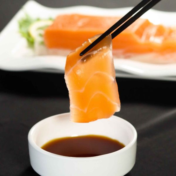 松珍 素鮭魚生魚片 (純素) 蔬食美味革新 高度還原生魚片口感及風味『冷凍配送』 松珍, 素鮭魚生魚片, 純素食品, 蔬食, 植物性食材, 低熱量, 生魚片口感, 創意料理, 餐點, 冷凍配送