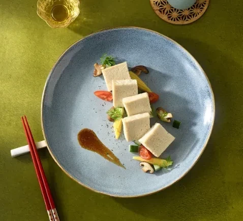 善齋 紘裕 百頁豆腐 (純素) 質地細緻滑嫩、口感Q彈，是燒烤、火鍋、滷味、熱炒等素食料理中不可缺少食材 百頁豆腐, 純素食, 植物性蛋白, 火鍋配料, 滷味材料, 豆腐食谱, 健康食品, 燒烤素材, 中式料理, 素食料理