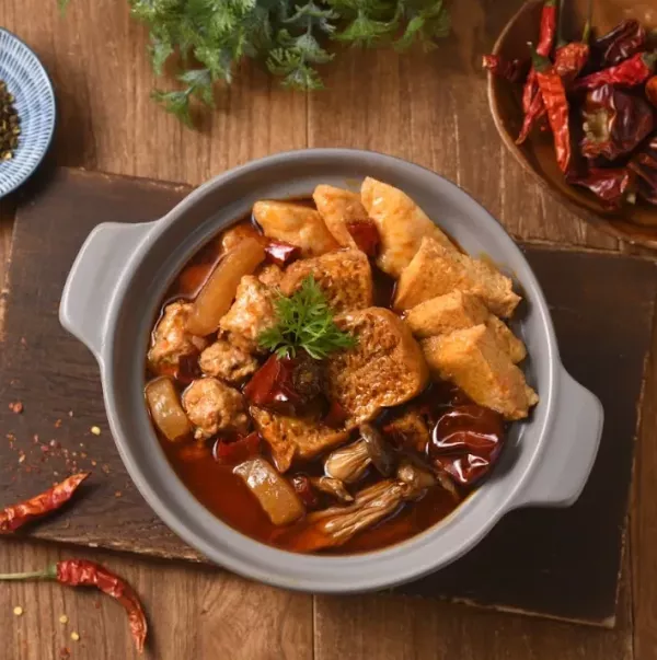 紘裕 善齋  川蜀麻辣鍋 (蛋素) 三椒齊聚，集麻、辣、香於一鍋 辣而不嗆的植物系川味麻辣鍋『低溫配送』 紘裕善齋, 川蜀麻辣鍋, 麻辣鍋, 蛋素料理, 植物系火鍋, 三椒湯底, 辣而不嗆, 香氣撲鼻, 蔬菜火鍋, 低溫配送