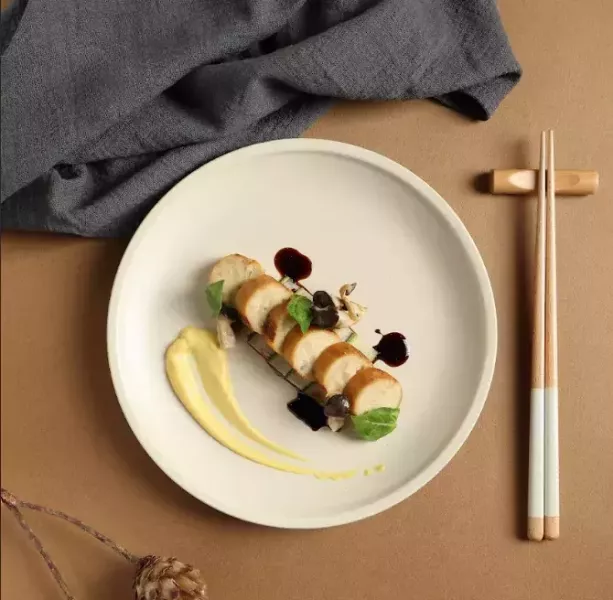 紘裕善齋  植物肉卷 (蛋素) 層次豐富的植物肉卷，外酥內嫩 無負擔也能享有滿足口感『冷凍配送』 植物肉卷,蛋素,非基改大豆蛋白,杏鮑菇,馬蹄丁,健康零食,植物性食品,外酥內嫩,低溫配送,無負擔美味