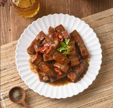 紘裕善齋  黑胡椒肉丁 (蛋素) 椒香入味，丁丁夠味素三層肉 素食肉丁『低溫配送』 黑胡椒肉丁, 蛋素, 素食肉丁, 椒香入味, 大豆蛋白, 植物料理, 低溫配送, 經典中式便當, 健康飲食, 豆腐產品