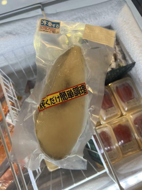 大比目魚（扁鱈）沒肚洞 魚