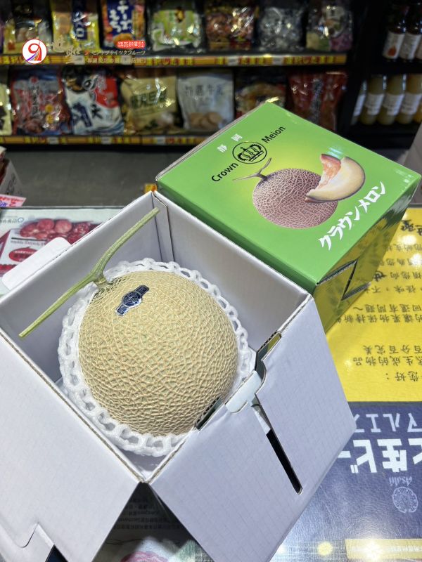 [細緻甘甜香氣典雅]日本靜岡皇冠青肉哈密瓜 クラウンメロン 皇冠哈密瓜,綠肉哈密瓜,青肉哈密瓜,洋香瓜,溫室哈密瓜,日本哈密瓜,クラウンメロン,一木一果