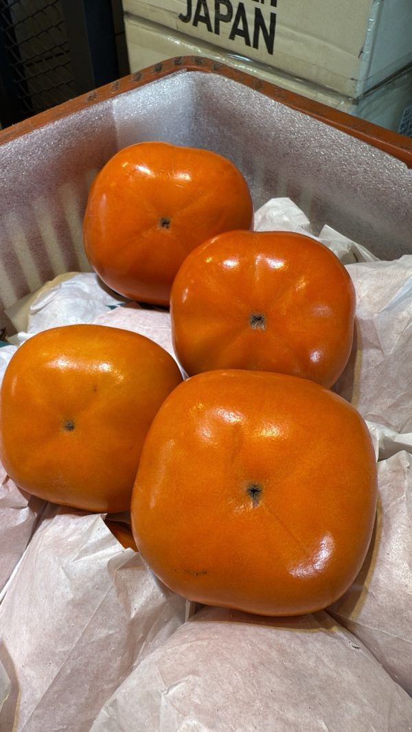 [綿軟香甜風味濃郁]台灣梨山高海拔蜜甜柿 台灣梨山高海拔蜜甜柿