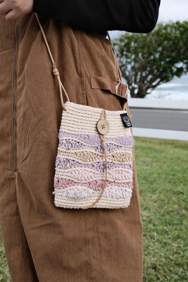 現貨  波浪手機包 三色 