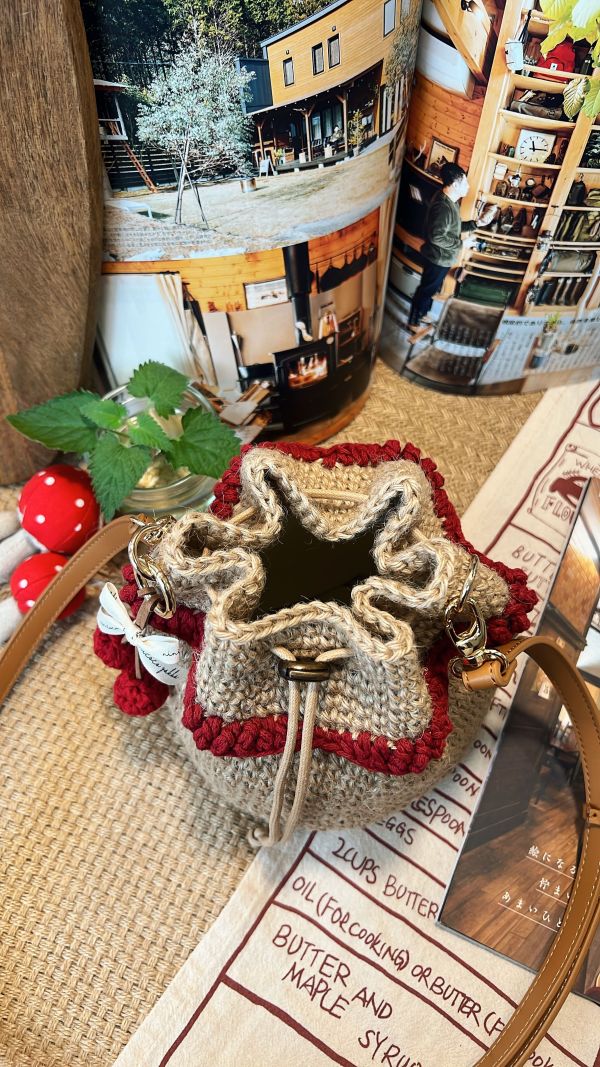 現貨 超可愛麻線小裙擺束口包 紅 