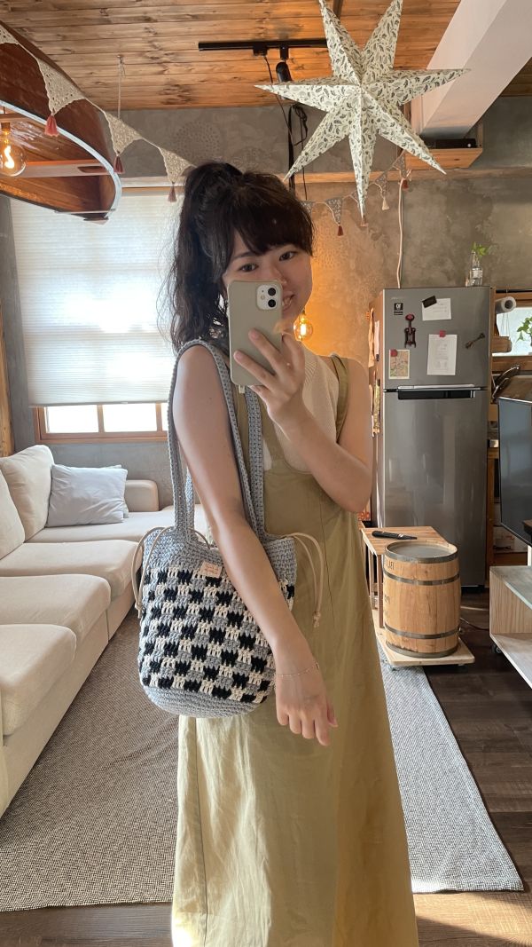 現貨 棉格子肩背包 灰 