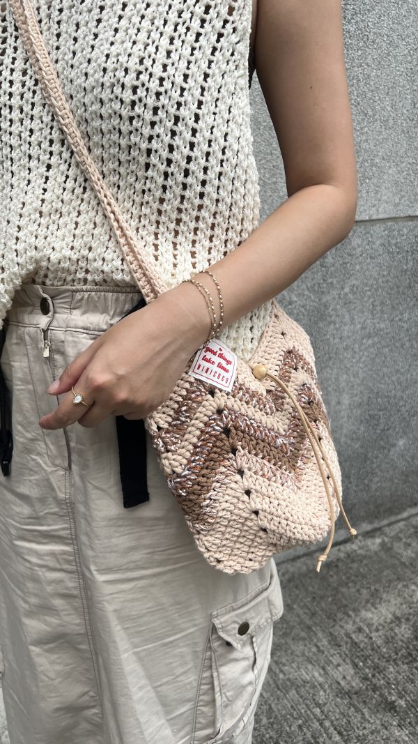 現貨 天天都需要的側背小包 