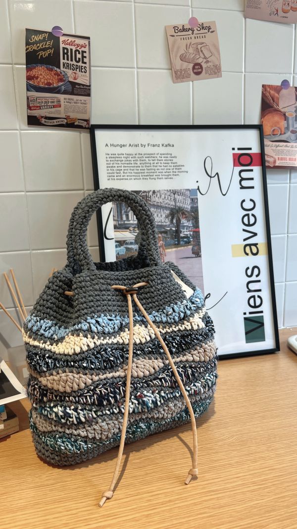 現貨 鉤織款流浪小手提 城市灰藍 