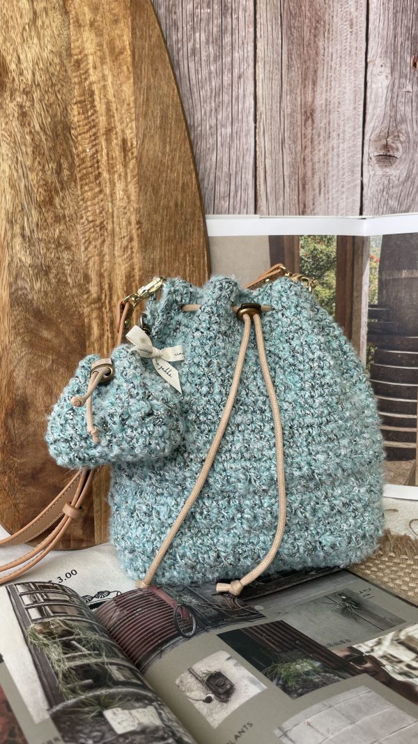 現貨 1+12冬版毛毛束口水桶包 湖水綠 