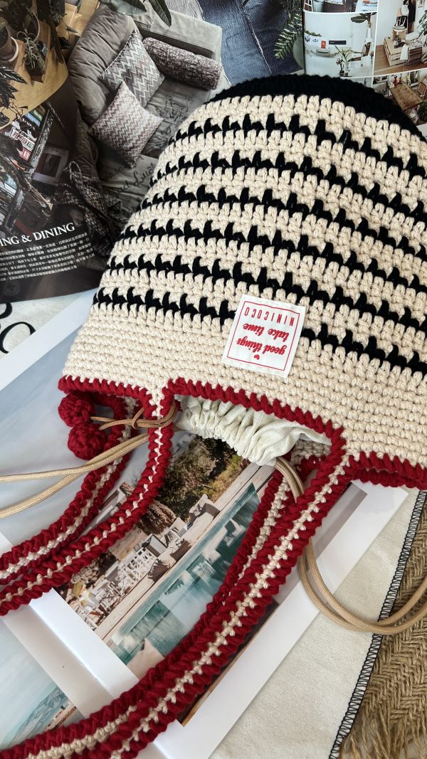 現貨 櫻桃紅滾邊肩背包 