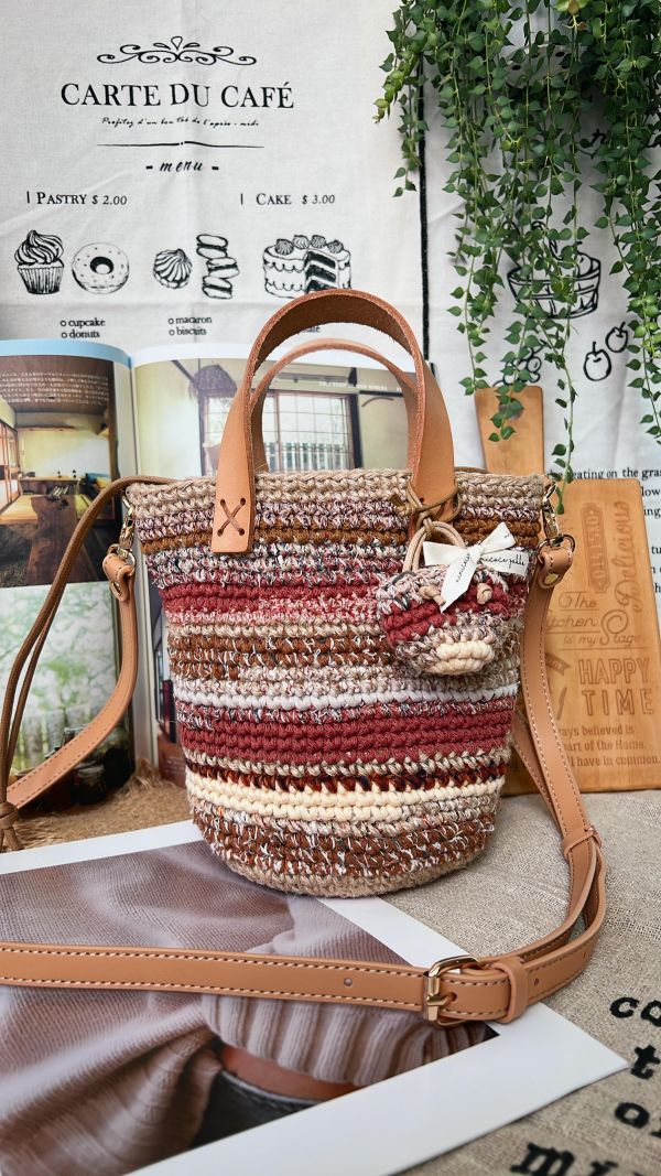 現貨 迷你流浪包加高款 大地楓紅 