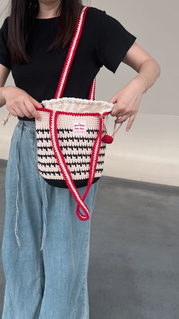 現貨 櫻桃紅滾邊肩背包 