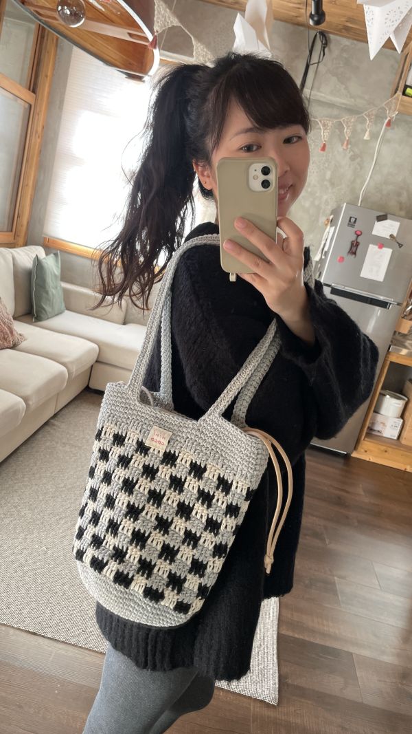 現貨 棉格子肩背包 灰 