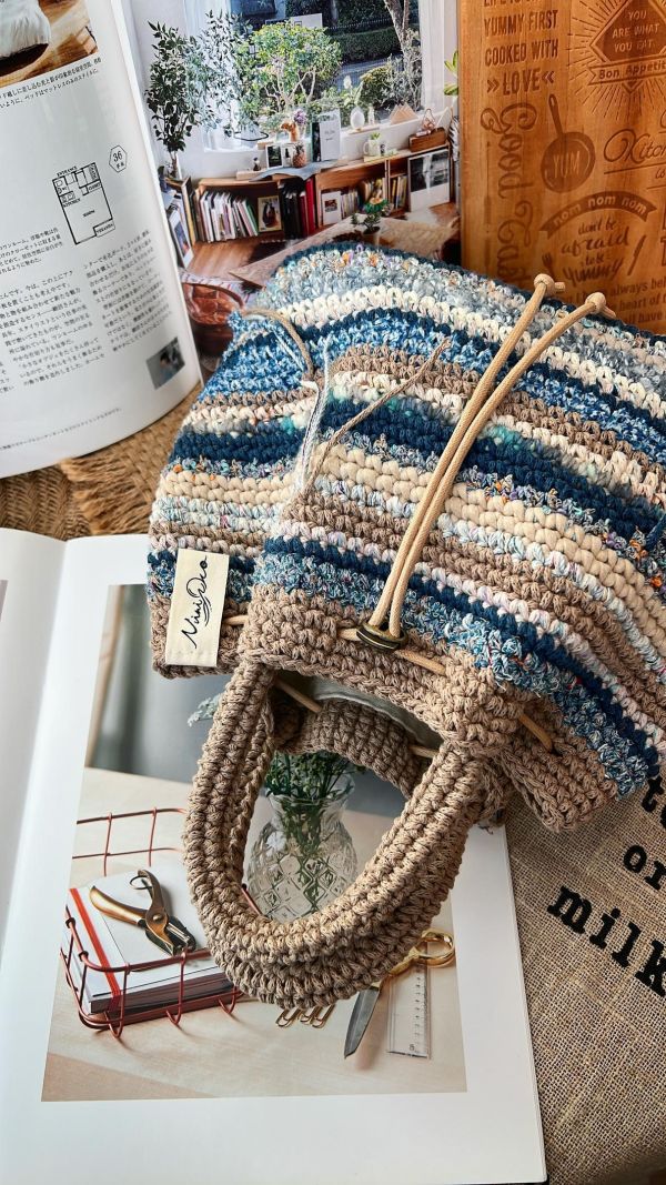 現貨 鉤織款流浪小手提 日本藍 