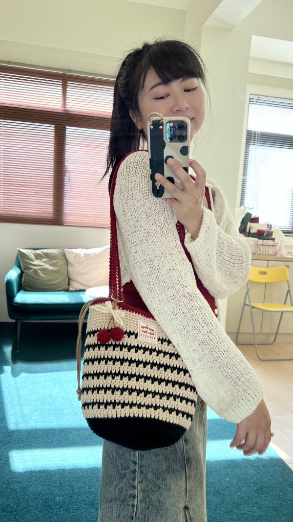 現貨 櫻桃紅滾邊肩背包 