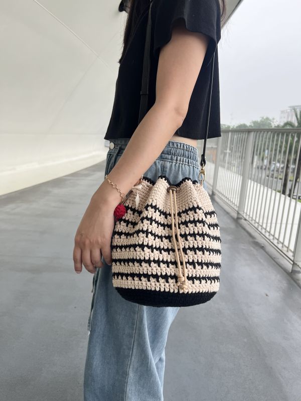 現貨 櫻桃紅束口水桶包 