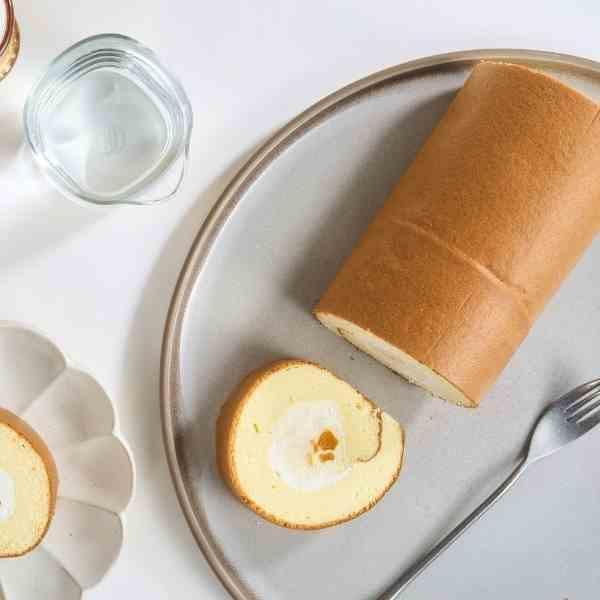 鮮芒果生乳捲【已含宅配運費】 芒果生乳捲,冰淇淋口感,雪糕口感,法國芒果果泥,減糖蛋糕體,芒果香甜,濃郁鮮奶油,芒果香氣,酸甜口感