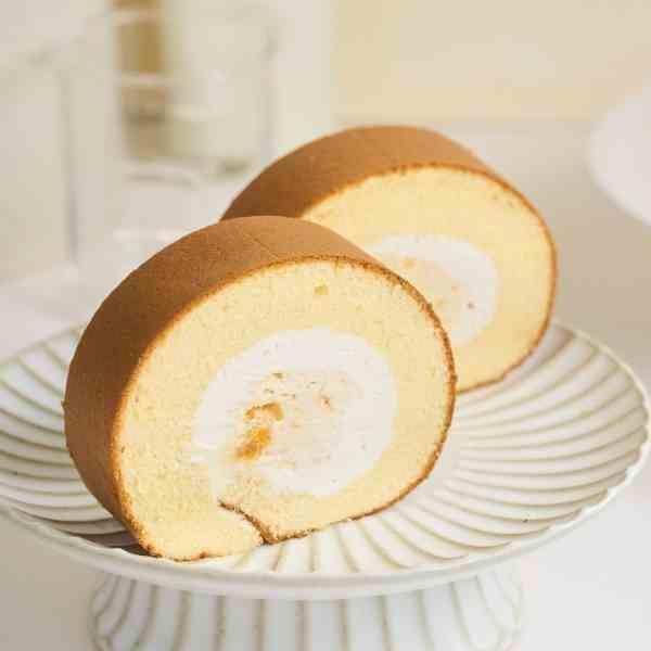 鮮芒果生乳捲【已含宅配運費】 芒果生乳捲,冰淇淋口感,雪糕口感,法國芒果果泥,減糖蛋糕體,芒果香甜,濃郁鮮奶油,芒果香氣,酸甜口感