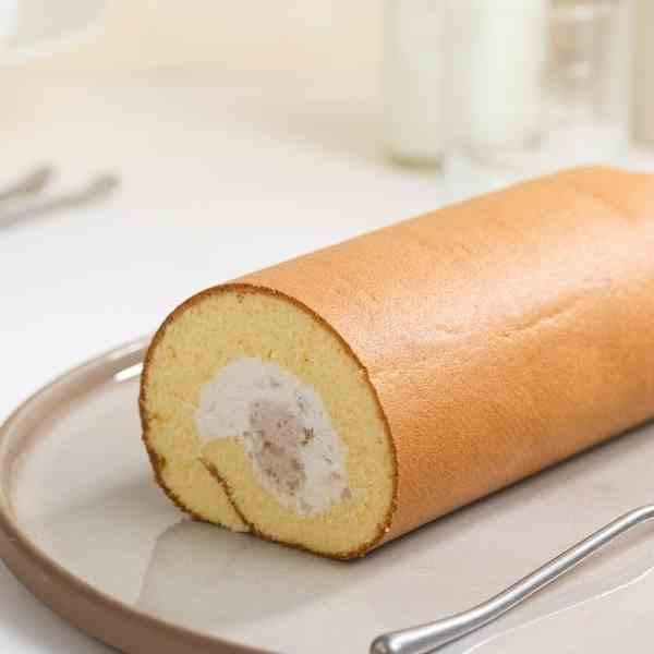 鮮芋頭生乳捲【已含宅配運費】 鮮芋頭生乳捲, 大甲芋頭, 法國鮮奶油, 減糖蛋糕體, 芋頭塊, 芋泥, 濃郁芋香