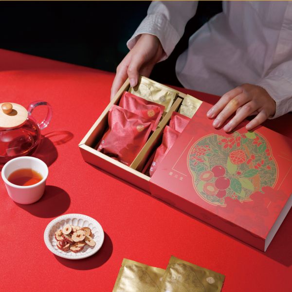 金馬棗運禮盒（附品牌紙袋） 養元堂,新年禮盒,禮盒,新年養生禮盒,紅棗隨手包,養生茶隨手包,藥膳包禮盒,新春送禮推薦,養生禮盒推薦,新年送長輩養生禮盒,新春養生禮盒推薦,漢方養生禮盒,百貨養生禮盒