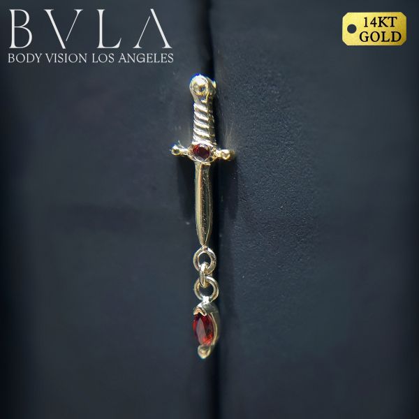 BVLA - 鑲鑽掛墜匕首 40en歐美耳飾,歐美耳環,14K耳環,不過敏耳環,歐美風格,14k純金,輕奢耳飾,鈦金屬,鈦合金