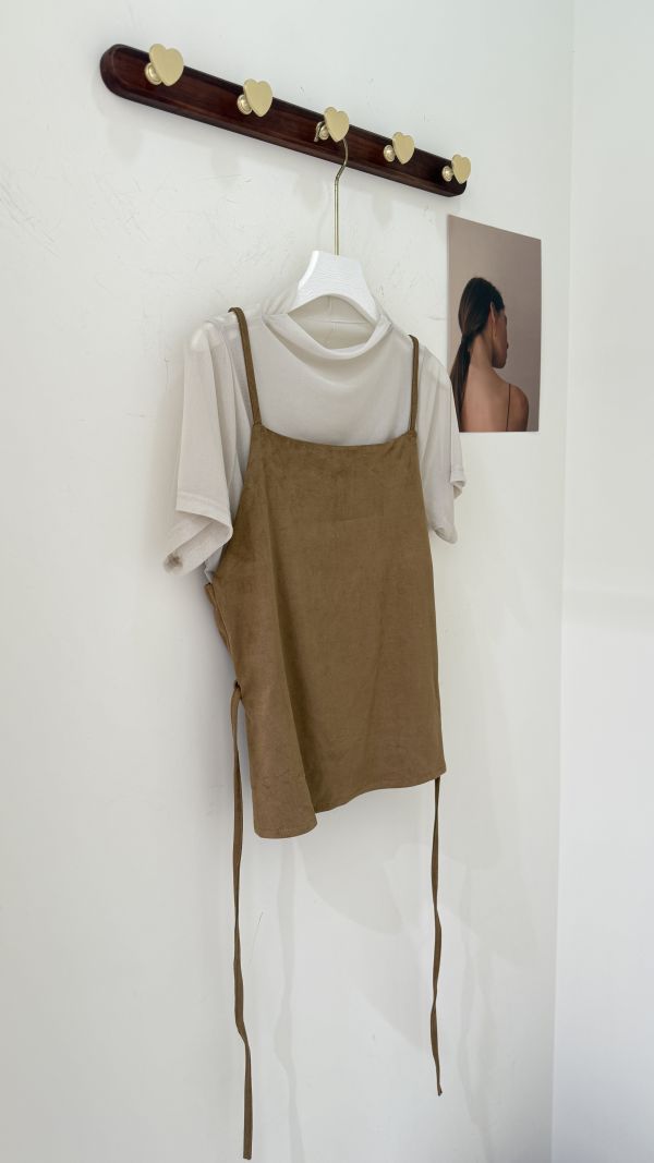 【麂皮吊帶綁帶上衣】 