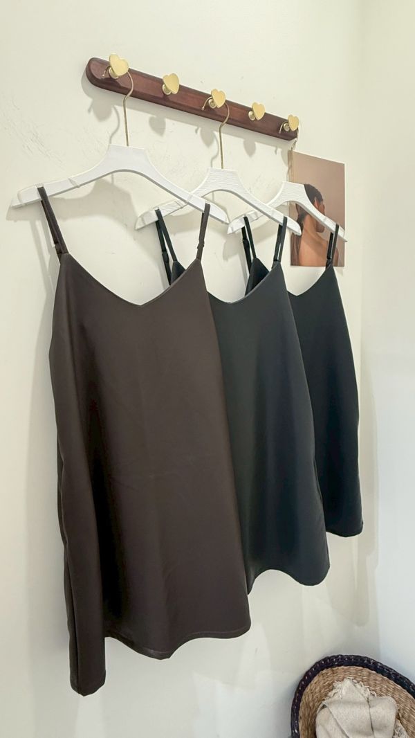 皮革吊帶短洋裝 