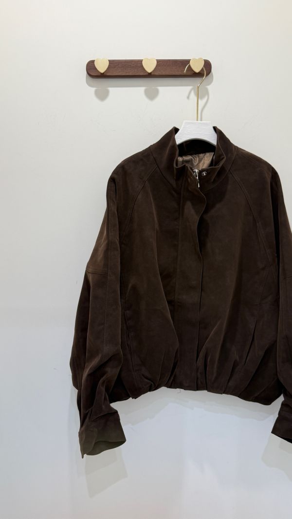 份量感滿滿麂皮外套 