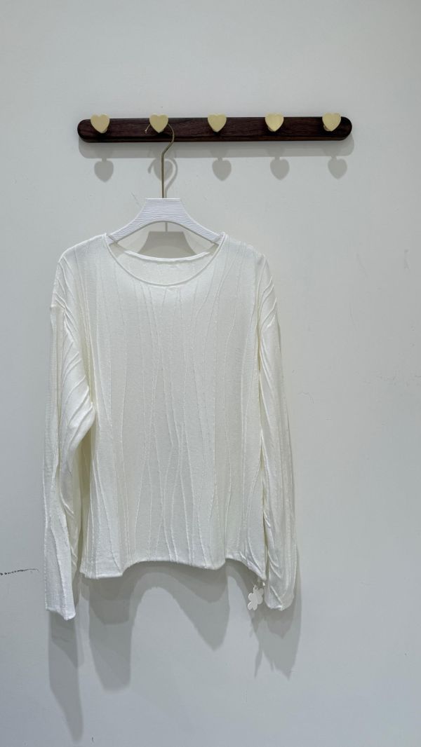 【羊毛切線肌理上衣】 