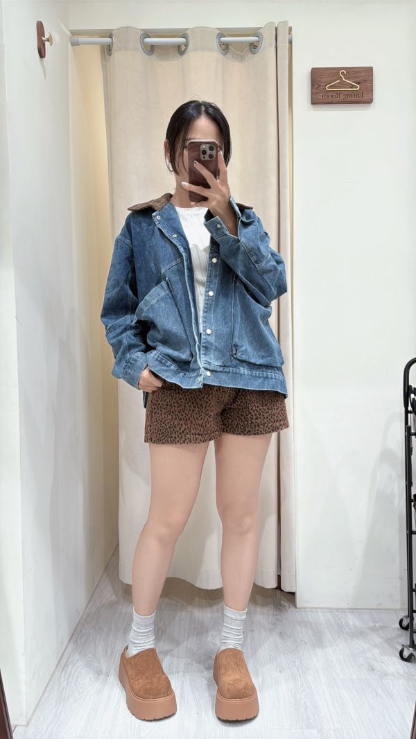 撞色翻領拼接丹寧外套 