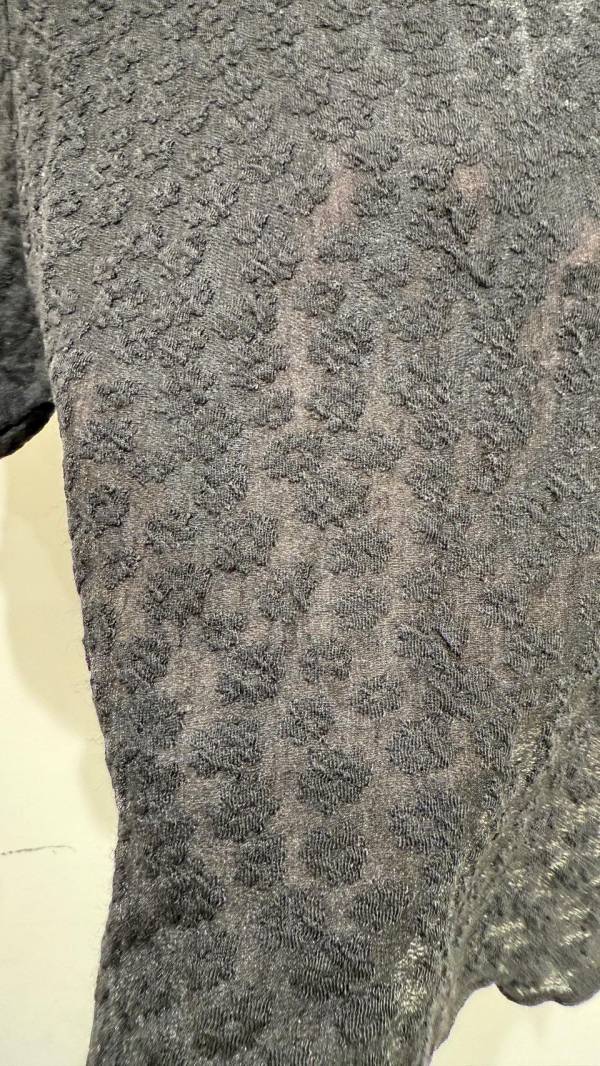 【立體提花花銀飾上衣】 