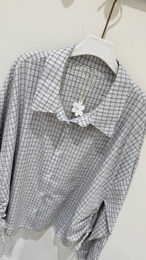 【側抽格紋襯衫】 