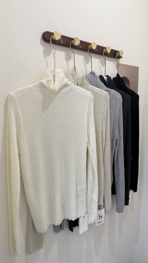 羊毛樹枝紋高領內搭 