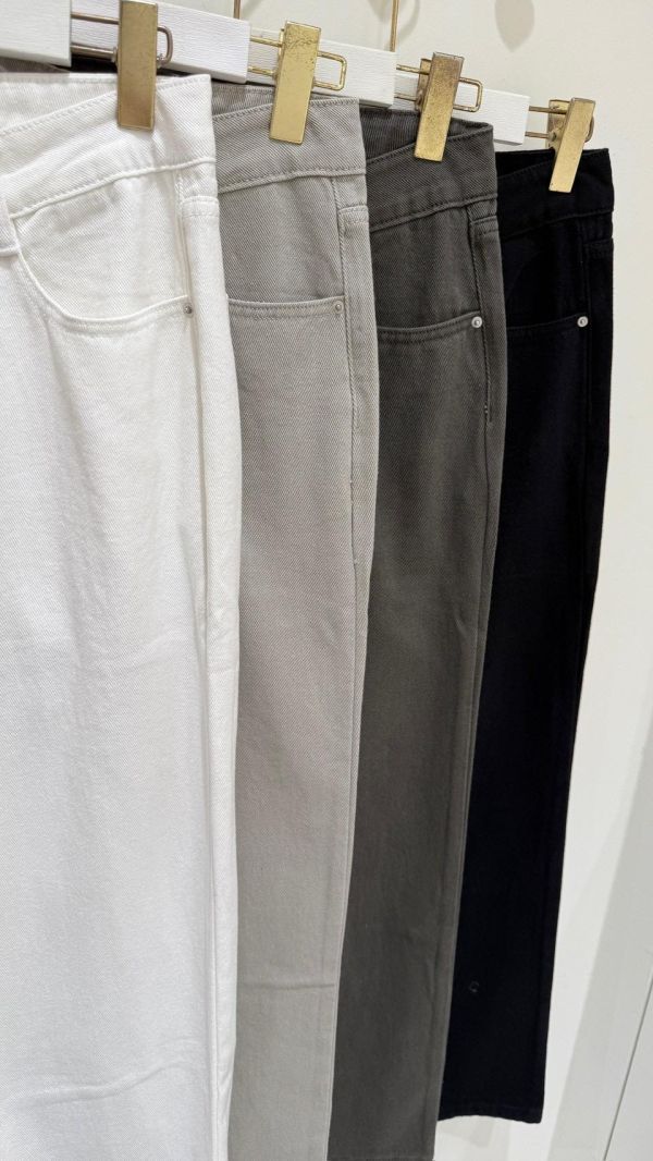 【高腰直筒牛仔褲】 