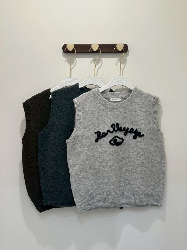 【刺繡針織背心】 