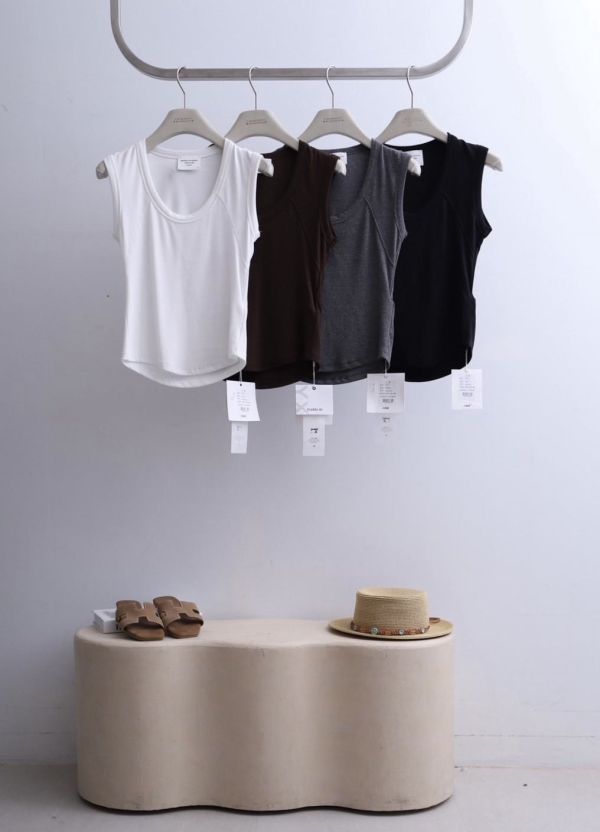 【必收修身U領背心】 