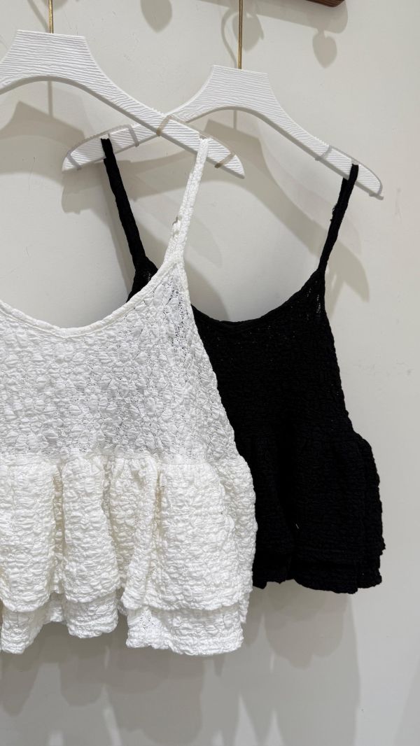 【泡泡布花朵雙層吊帶背心】 