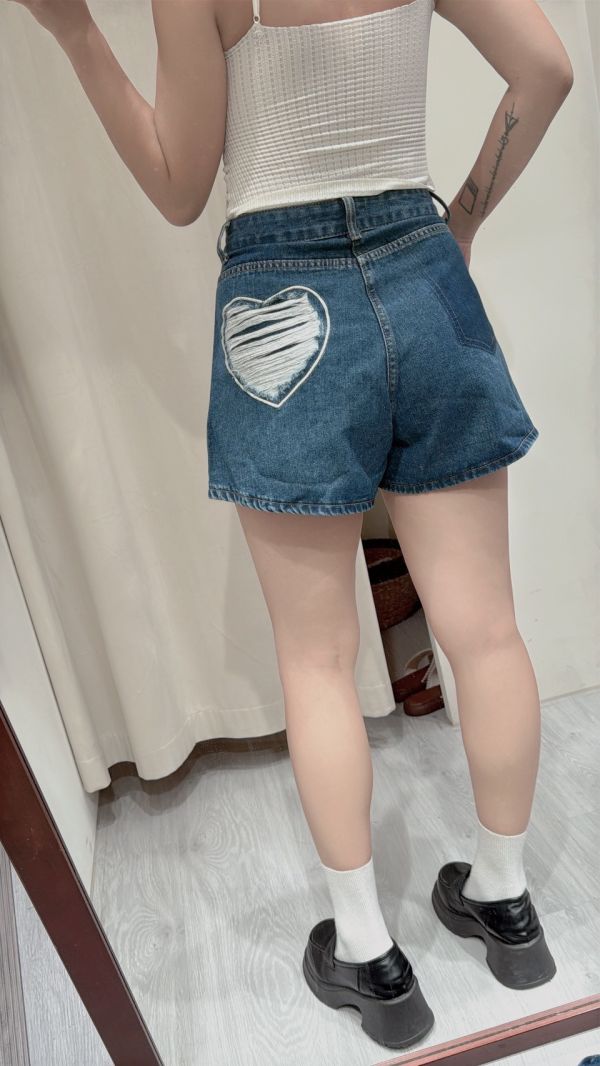 25夏季尾波【愛心刷破顯瘦牛仔短褲】 
