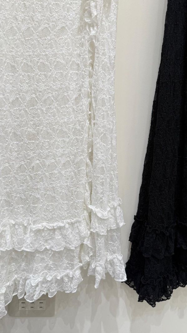 【蕾絲開衩吊帶罩衫】 