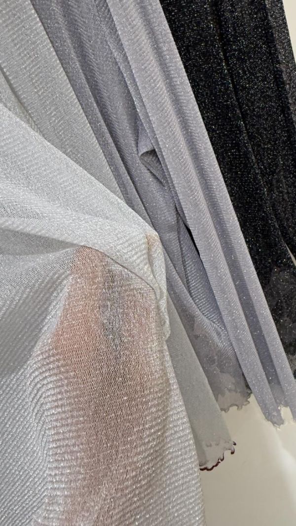 【亮絲網紗撞色木耳邊內搭】 