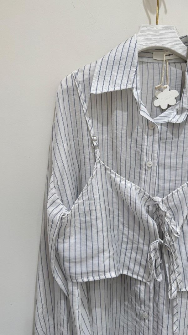 【疊穿吊帶條紋襯衫】 